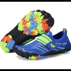 Boys Size 4 water shoes